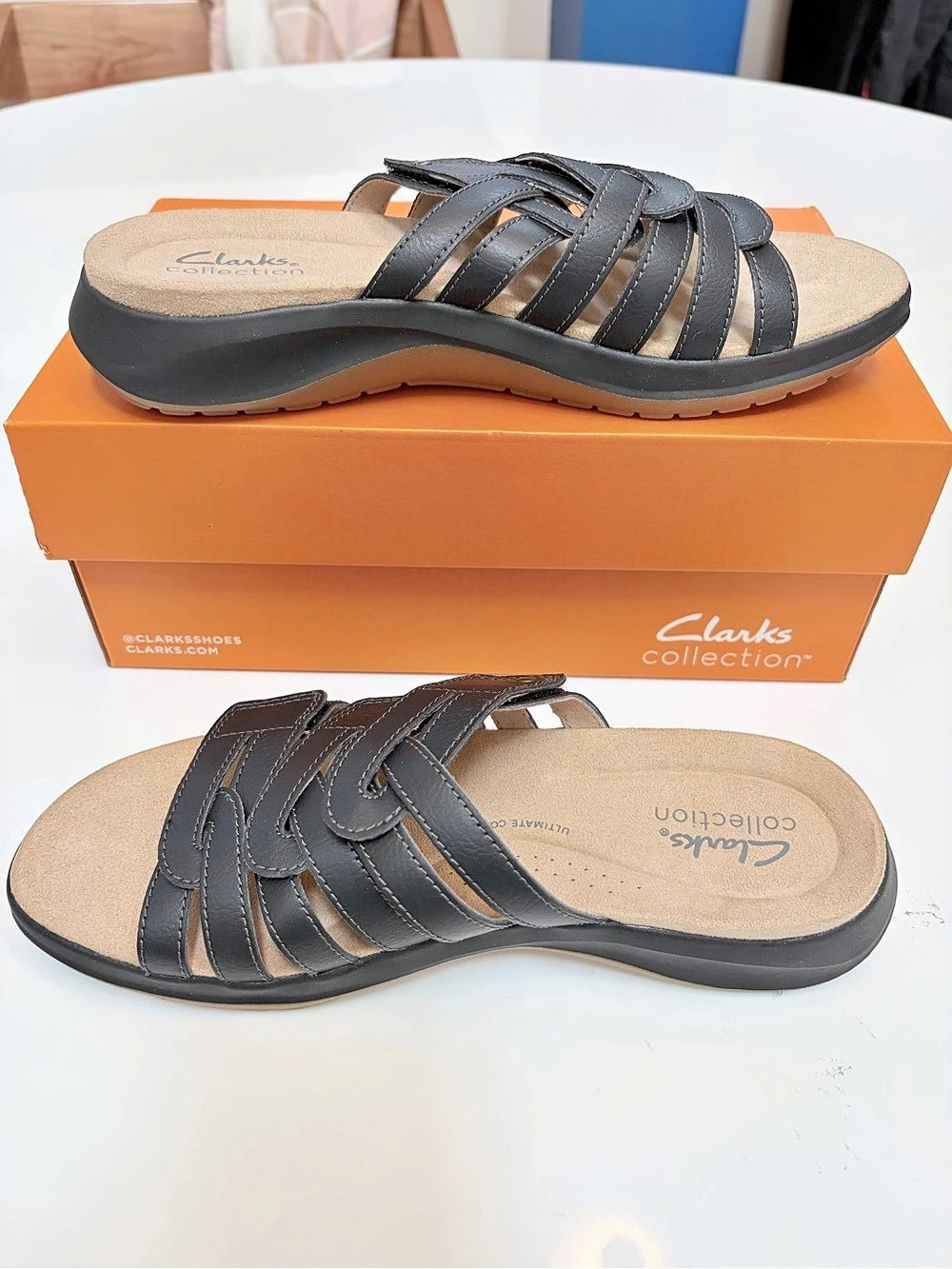 #1026 Clarks Maelyn Abby Leather Strappy Sandals in Black & Tan US 7 M NWT